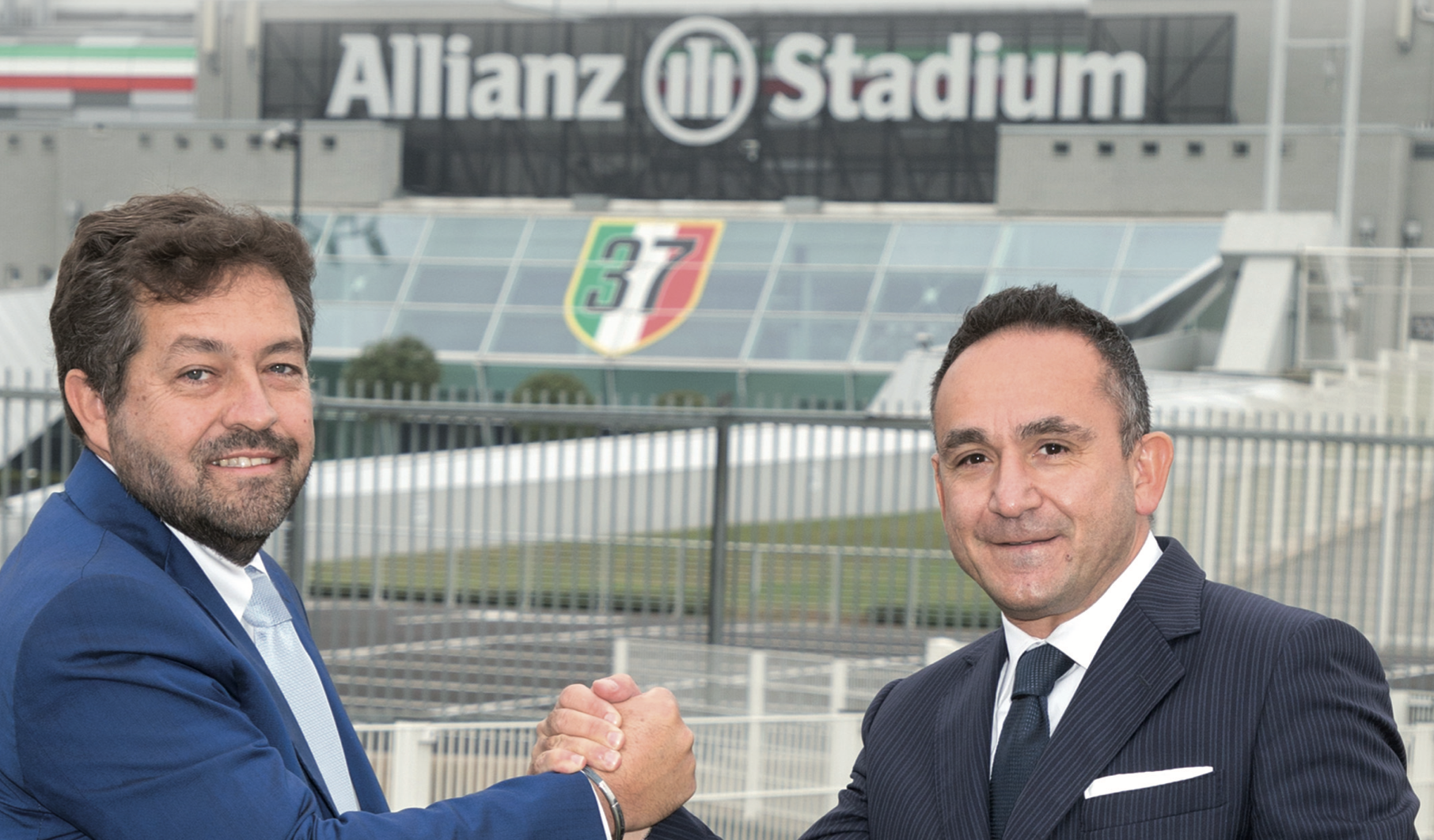 Copertina articolo La forza di 60 anni complessivi di impegno al fianco dei clienti